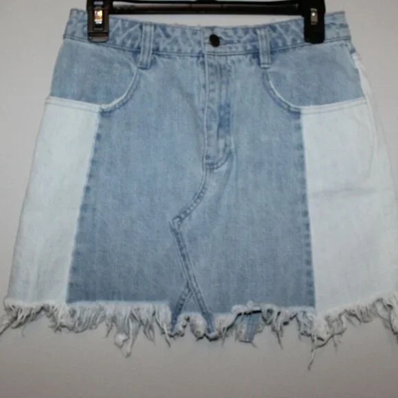 ✨2/$20 Free People Colorblock Denim Jean Mini Skirt Women's Size 6 H10333 - Picture 2 of 9